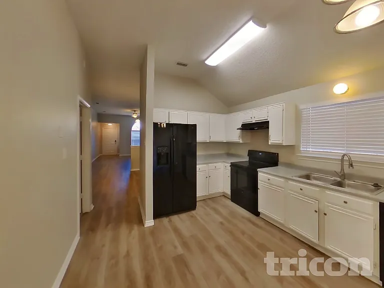 2329 Belton Dr — Photo 8
