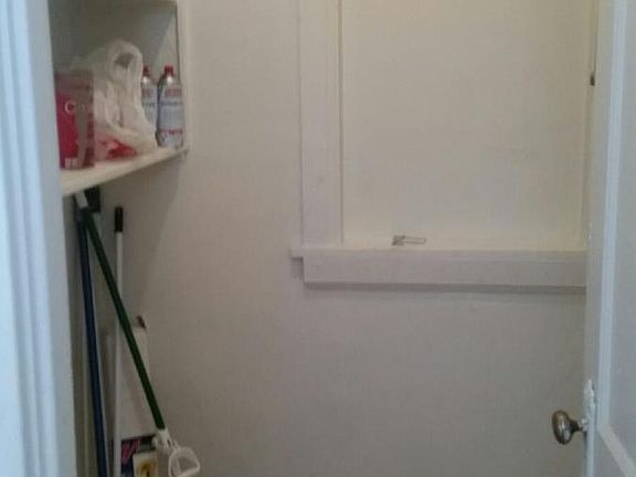 5th image of 3937 W Cornelia Ave #1