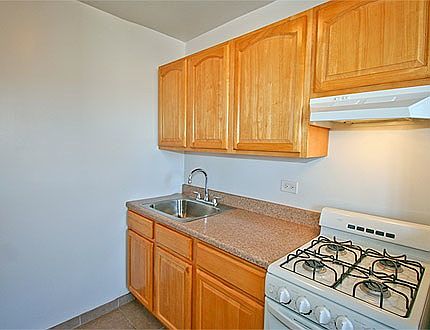 2nd image of 8216 Baxter Ave