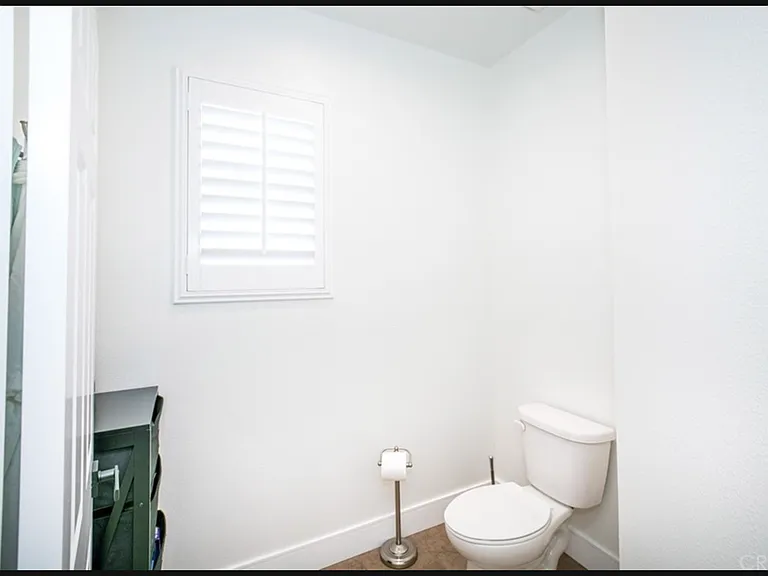 20540 Suzie Ln — Photo 33
