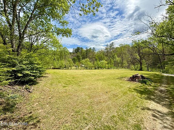 2nd image of 4273 Possum Hollow Rd
