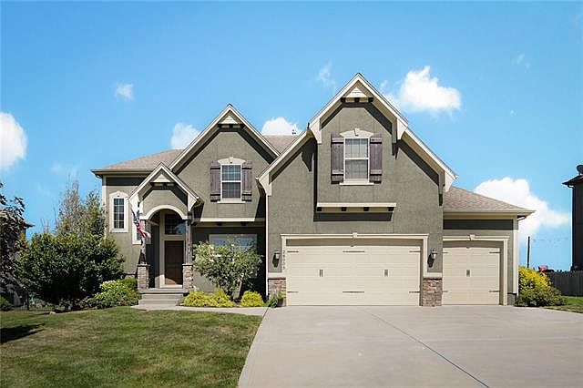 1st image of 28005 E Howard Dr