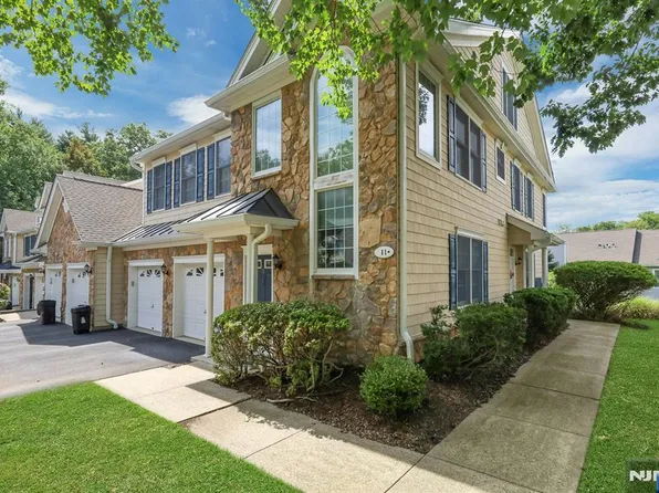 11 Pine Lake Terrace, River Vale, NJ 07675