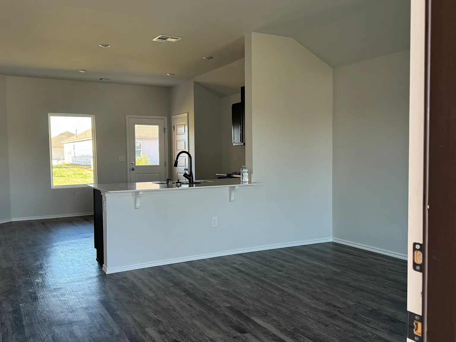 3 bed, 1216 sqft, $1,495 — Photo 3