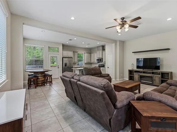 228 Cheswood Forest Pl, Montgomery, TX 77316