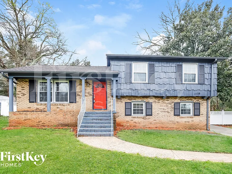 1128 Rocky Ridge Dr — Photo 1