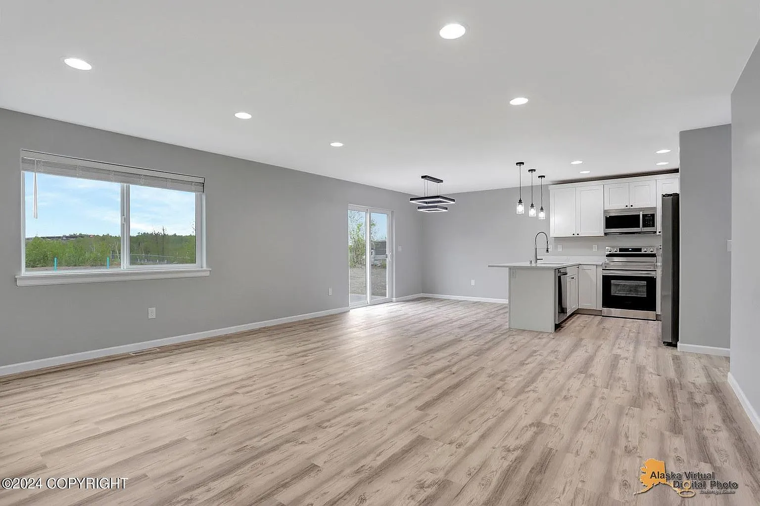 3 bed, 2.5 bath, 1800 sqft, $2,200 — Photo 2