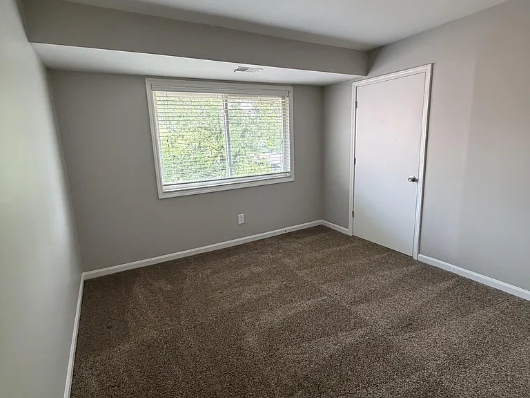 7 Pointe Apartments — Photo 52