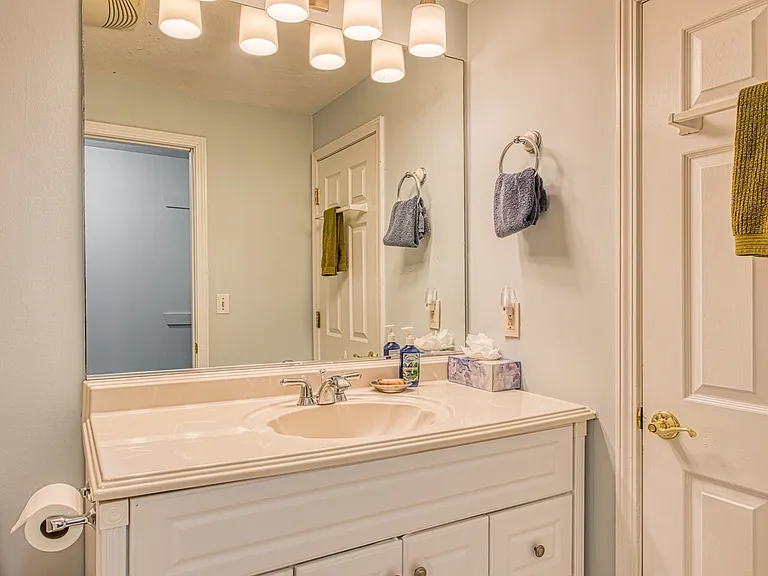 28 Gaslight Ln #28 — Photo 20