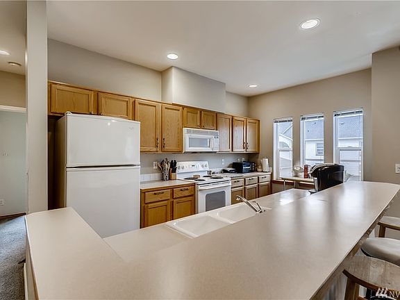 4th image of 4827 67th St NE APT B201