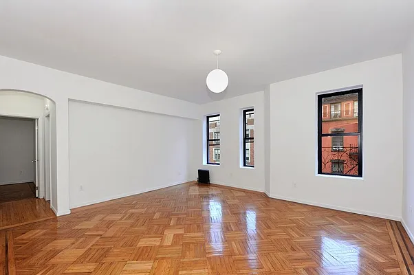 Rented by Aether Property Group | media 31