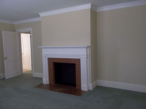 4th image of 20 Melville Ave