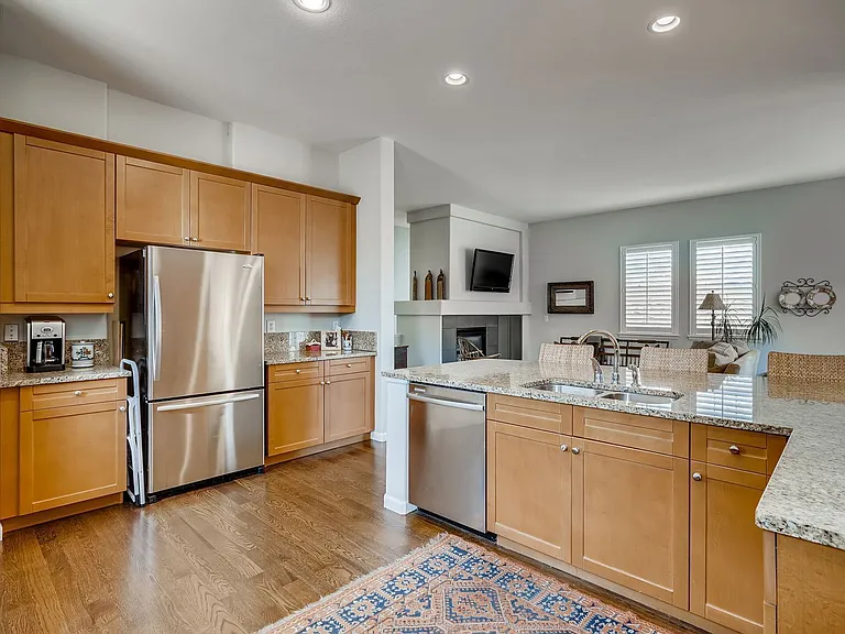 1020 Ulster St — Photo 5