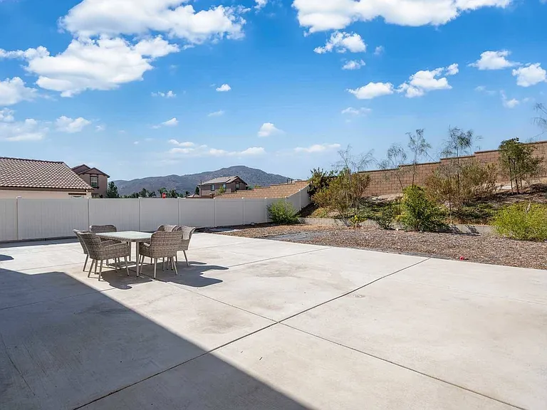 6599 Bryce Canyon Ct — Photo 37