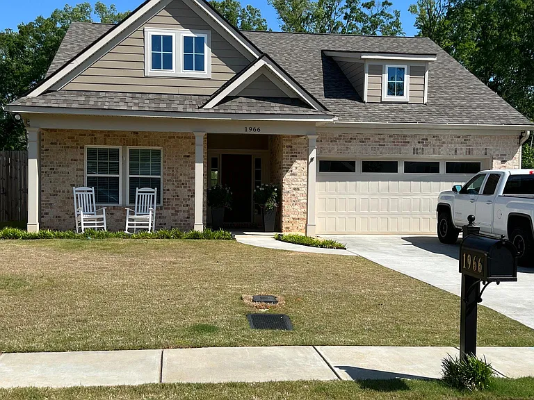 1966 Felicity Ln — Photo 1