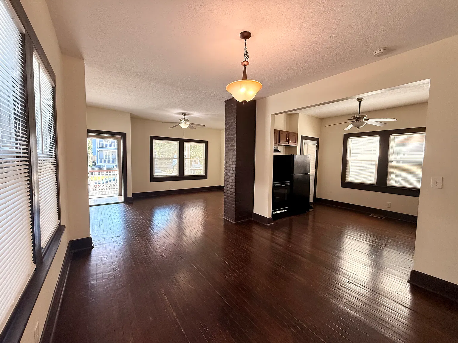 2 bed, 1000 sqft, $1,329 — Photo 1