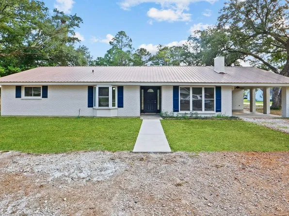 686 Chevreuil St, Mandeville, LA 70448