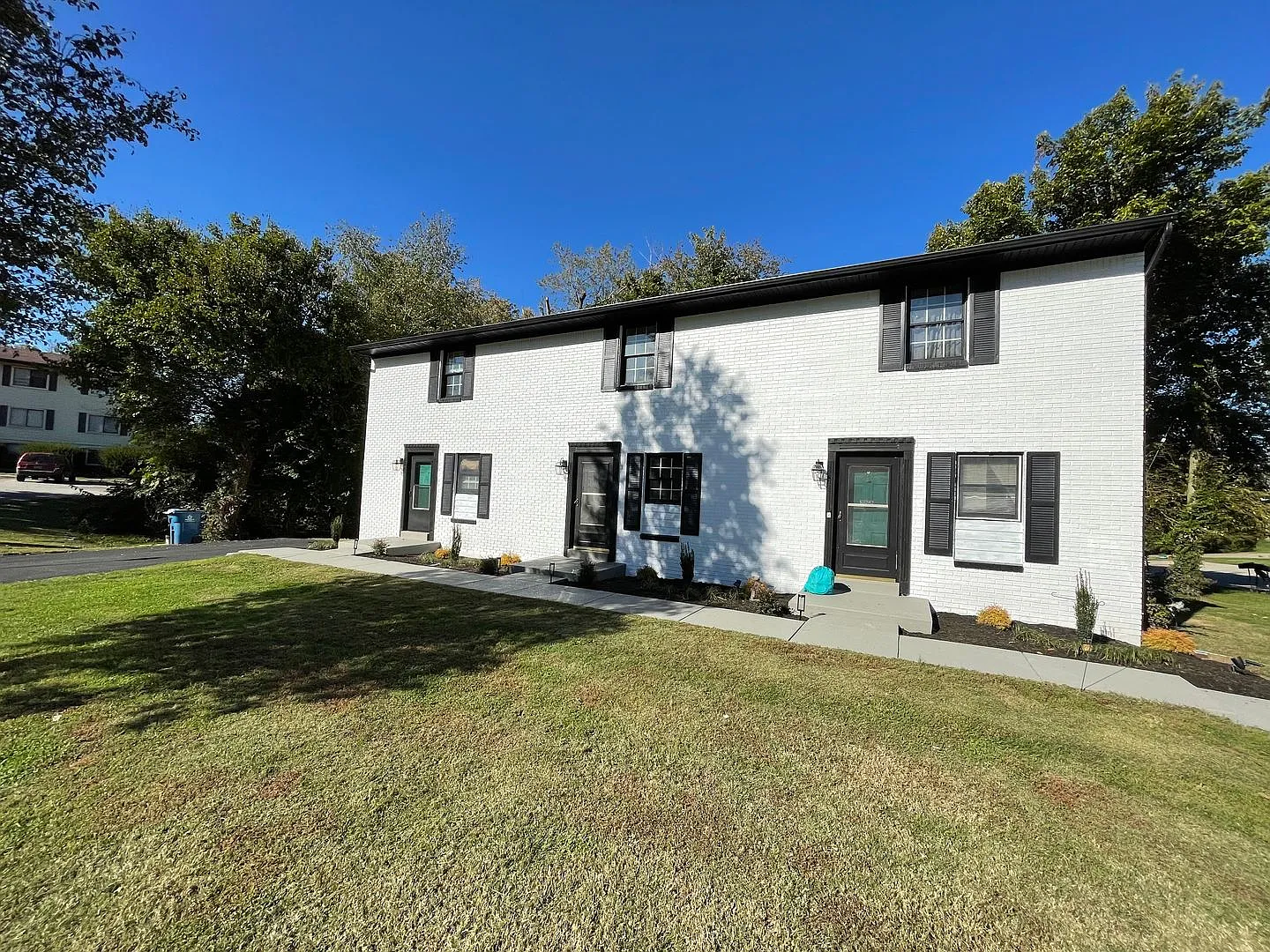 17-21 Seminole Drive Tri-Plex — Photo 2