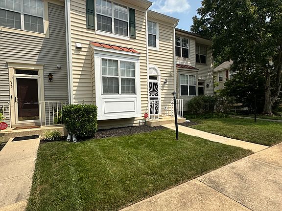 3rd image of 953 Dunloring Ct