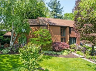 2270 Clairmont Dr, Pittsburgh, PA