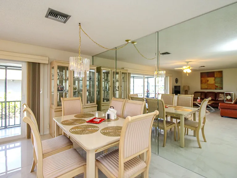 239 Palm Dr #2 — Photo 11