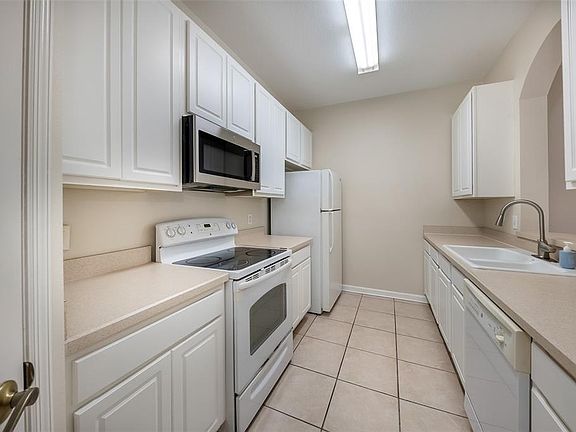 4th image of 588 BRANTLEY TERRACE WAY #305