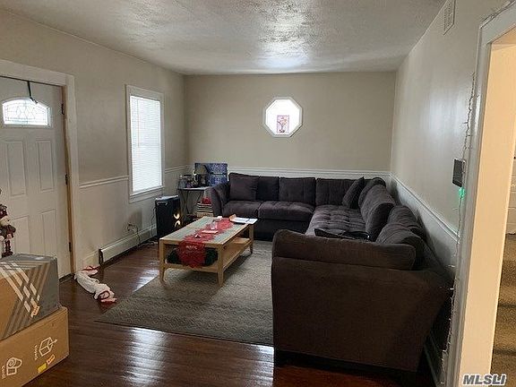 3rd image of 736 Grand Terrace Ave