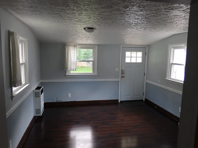 1637 Hanover St — Photo 5