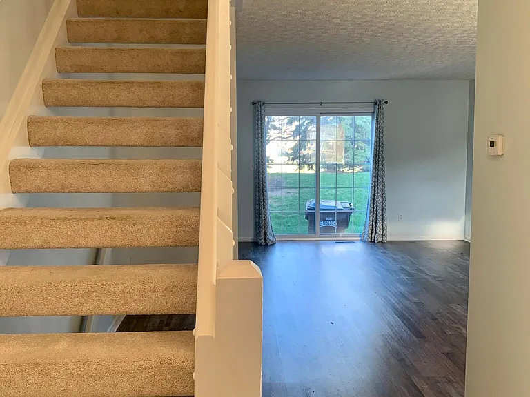 724 Parkgrove Way — Photo 2