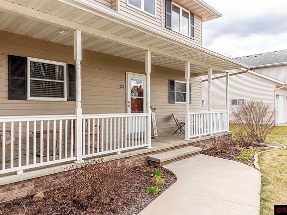 3rd image of 227 Woodhaven Ln