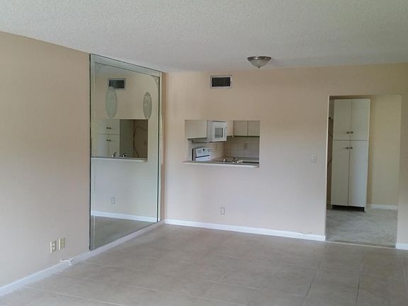 4th image of 7657 Tahiti Ln APT 103