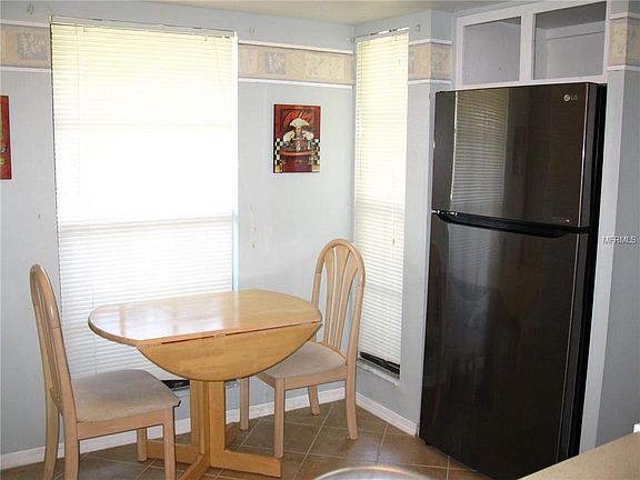 4th image of 27 Windrush Bay Dr