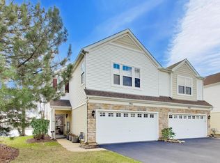 1961 Cobblestone Dr, Carpentersville, IL