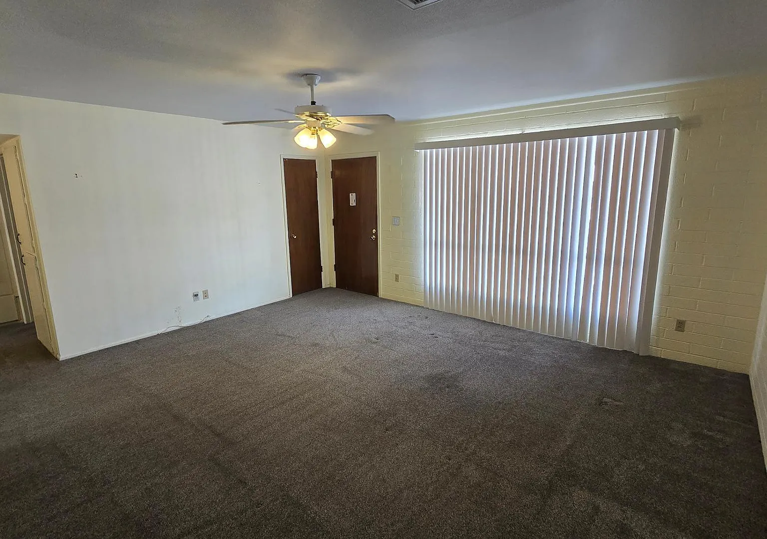 2 bed, 1.0 bath, 1122 sqft, $1,295 — Photo 2