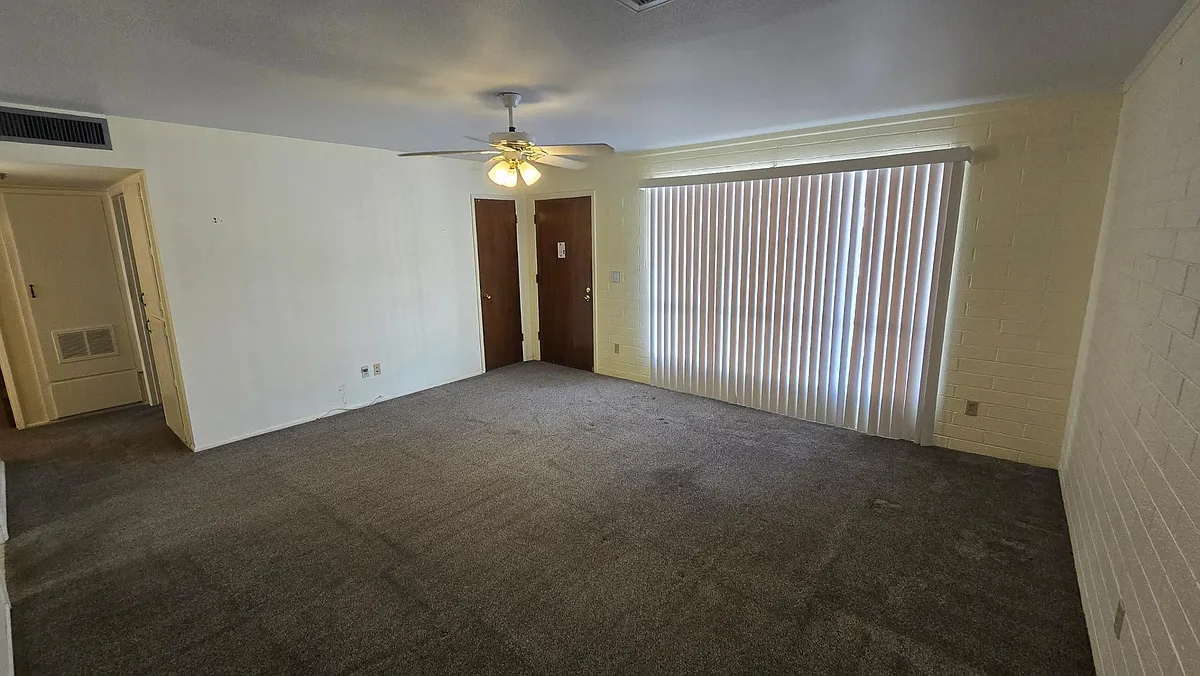 Building Photo - 10806 N 110th Dr