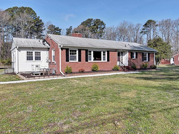 3rd image of 407 Ilex Dr