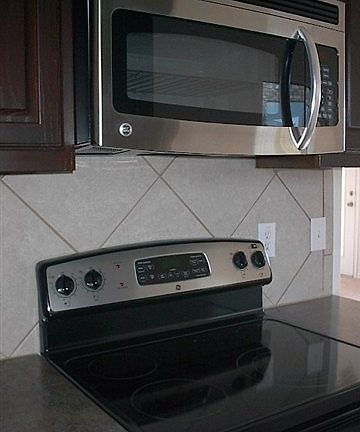 5th image of 5010 SW Oxford Dr
