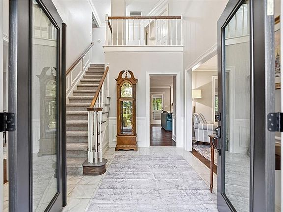 5th image of 285 Windrift Ct
