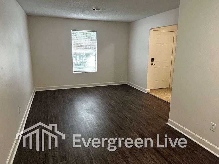 44 Callan Ct — Photo 4
