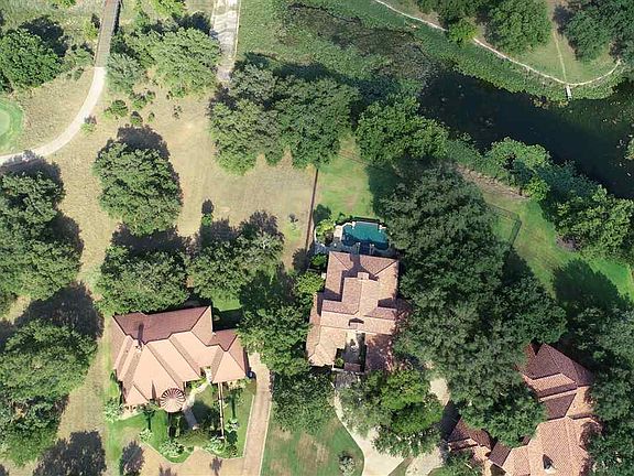 3rd image of 129 Mitchell Creek Dr