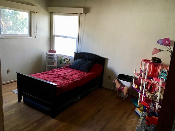 5th image of 743 Alvin St
