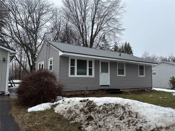 9 Nelson St, Holley, NY 14470