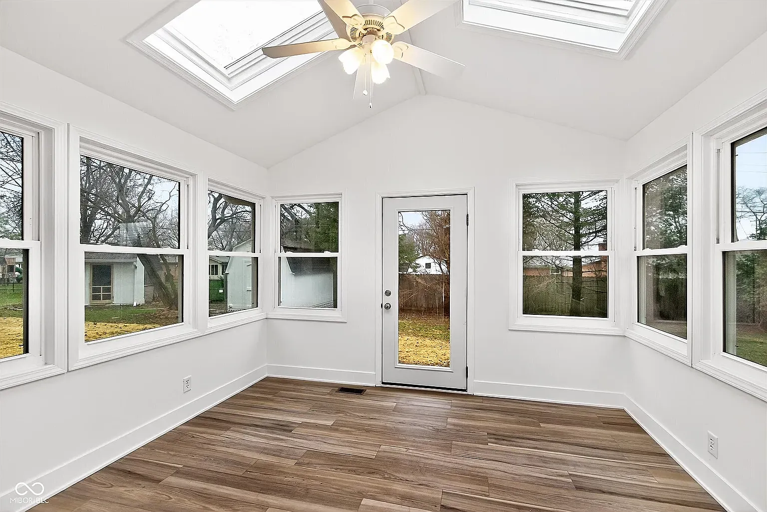3 bed, 1823 sqft, $2,400 — Photo 3