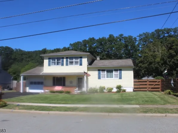 133 Deerfield Dr, Hackettstown Town, NJ 07840