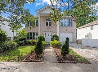 107 Edgegrove Ave, Staten Island, NY 10312