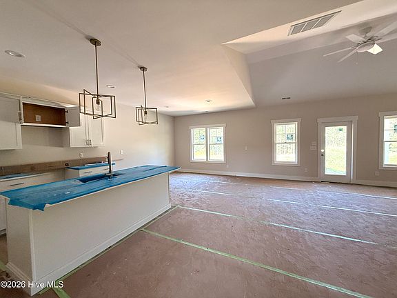 4th image of 454 James Street