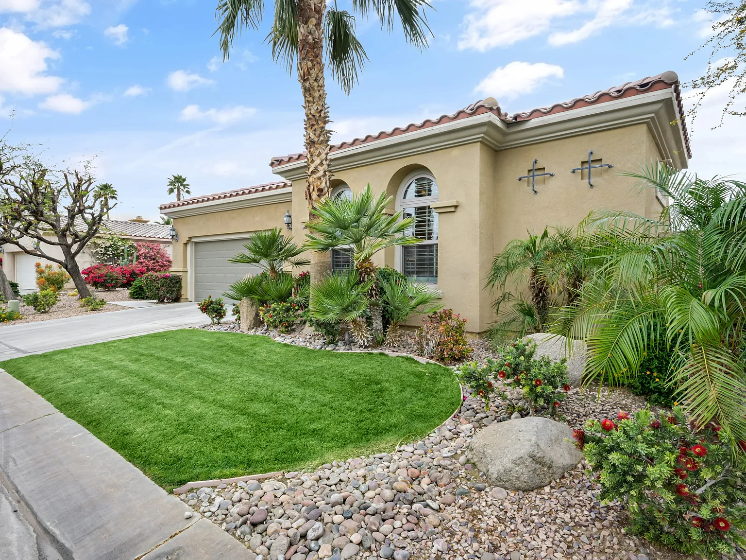 3 bed, 2010 sqft, $5,700 — Photo 3