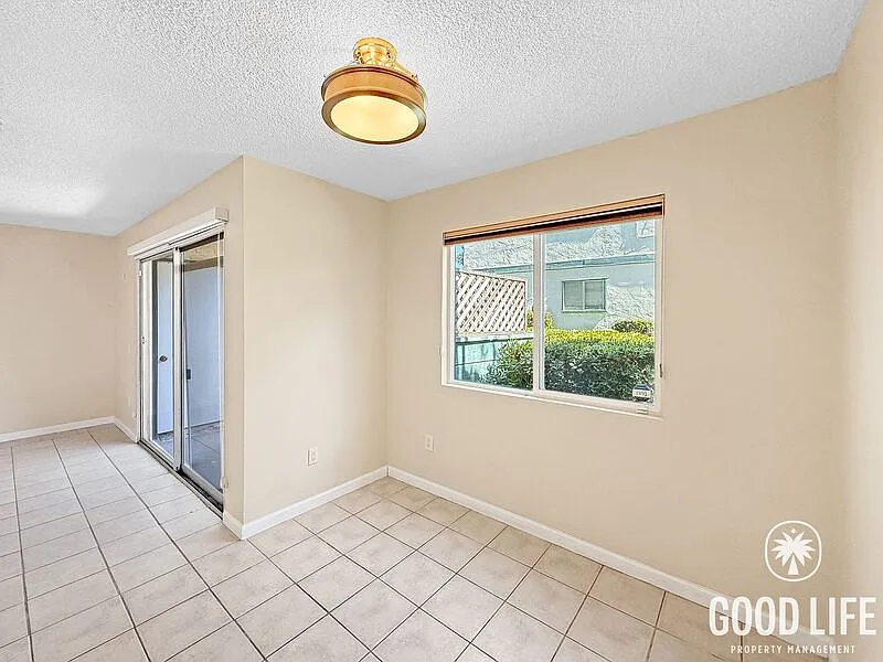 1811 E Grand Ave — Photo 3