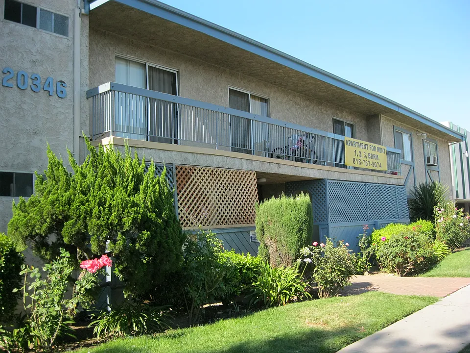 20346 Cohasset St #9