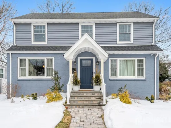 58 Kempson Pl, Metuchen, NJ 08840